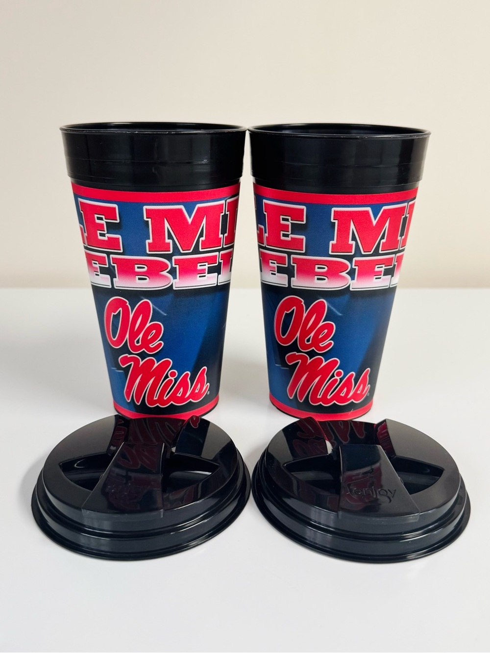 Capitol Cups Ole Miss Rebels Travel Tumbler with Lid, 2 Holographic Collectibles